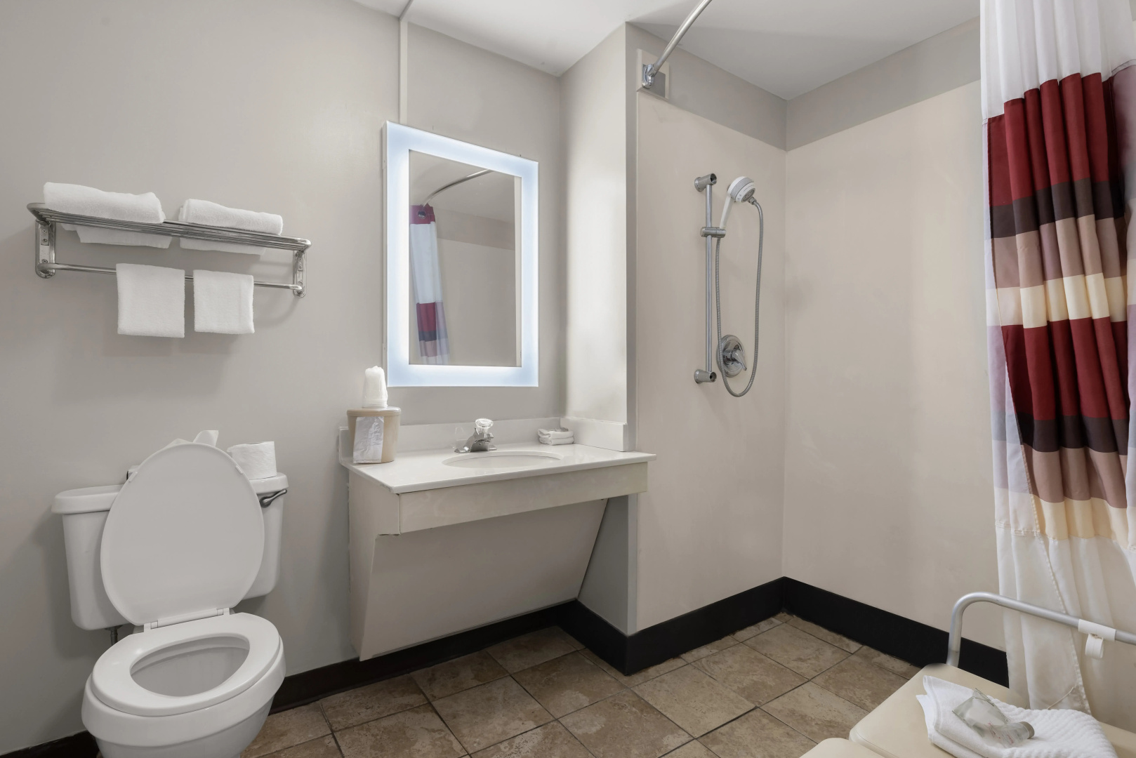 Photo - Red Roof Inn & Suites Savannah Airport