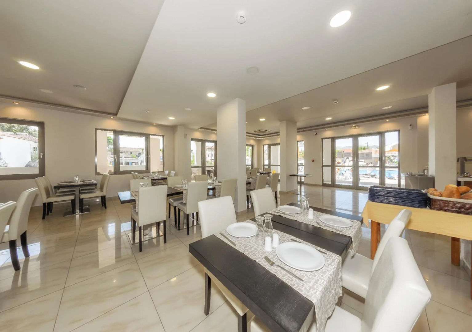 Photo - Karras Hotel