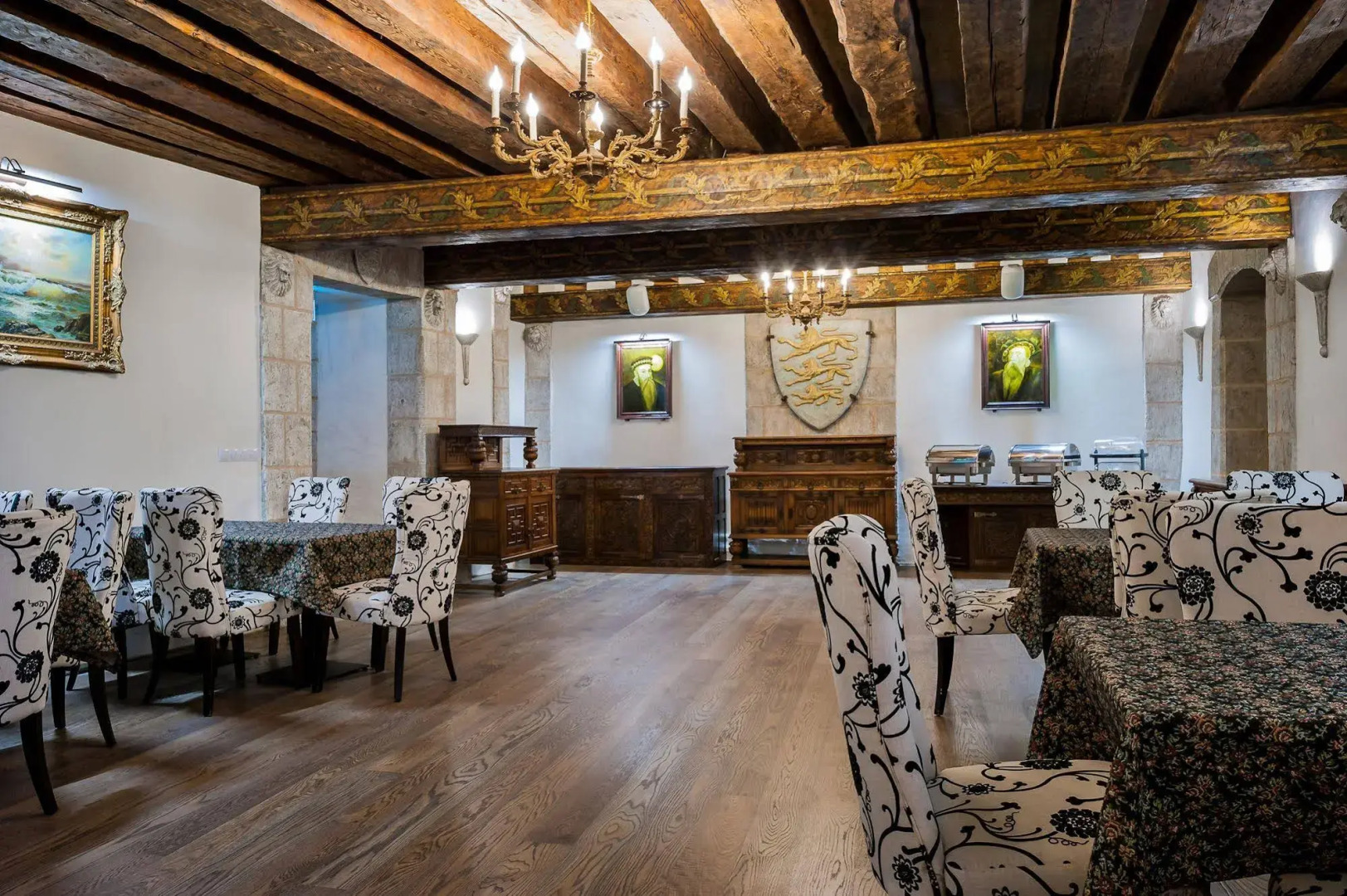 Photo - Three Crowns Residents