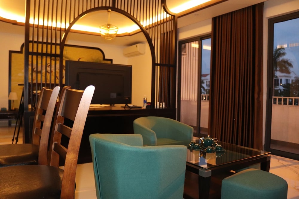 Blue Sea Hue Hotel