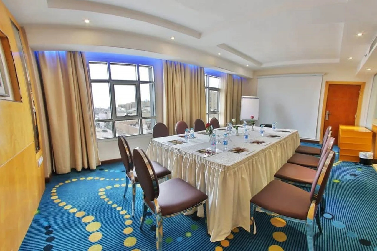Photo - Sunday Hotel Kingdom Towers Formerly Warwick Al Dabab Hotel