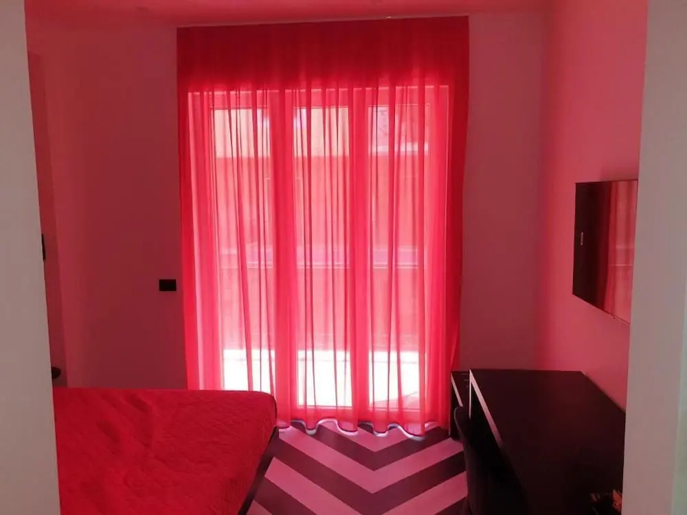 Foto - The White Lodge