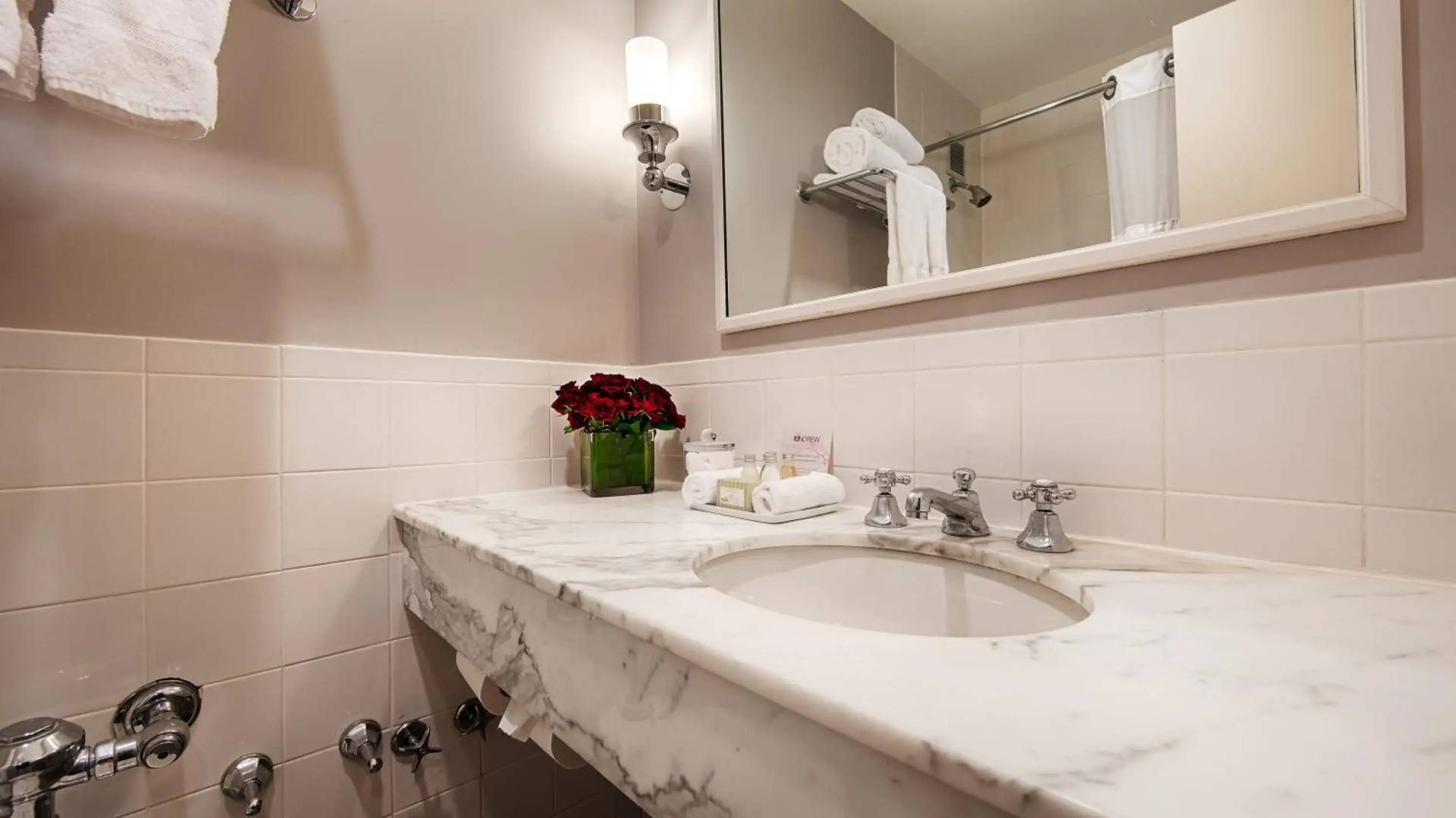 Photo - The Andrew Hotel