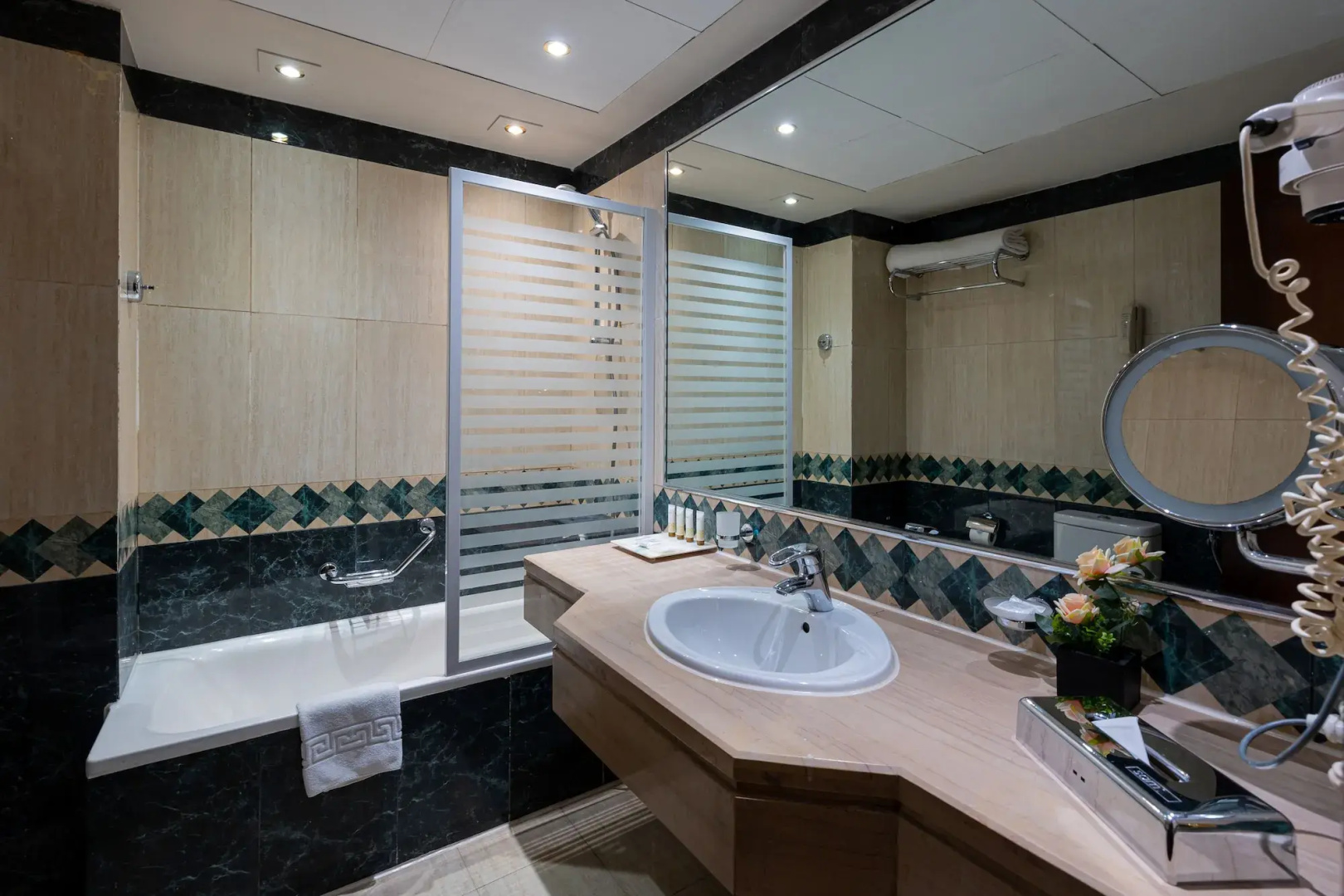 Photo - Triumph Plaza Hotel