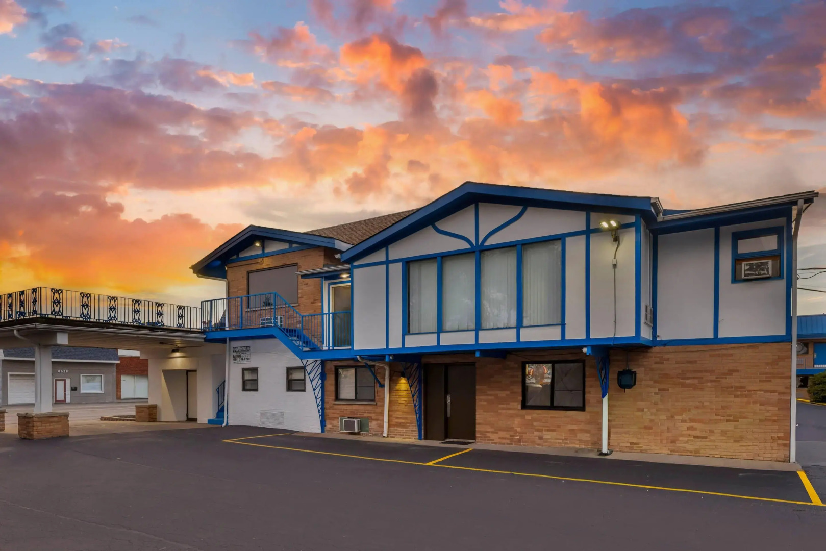 Photo - Rodeway Inn Lyons - La Grange