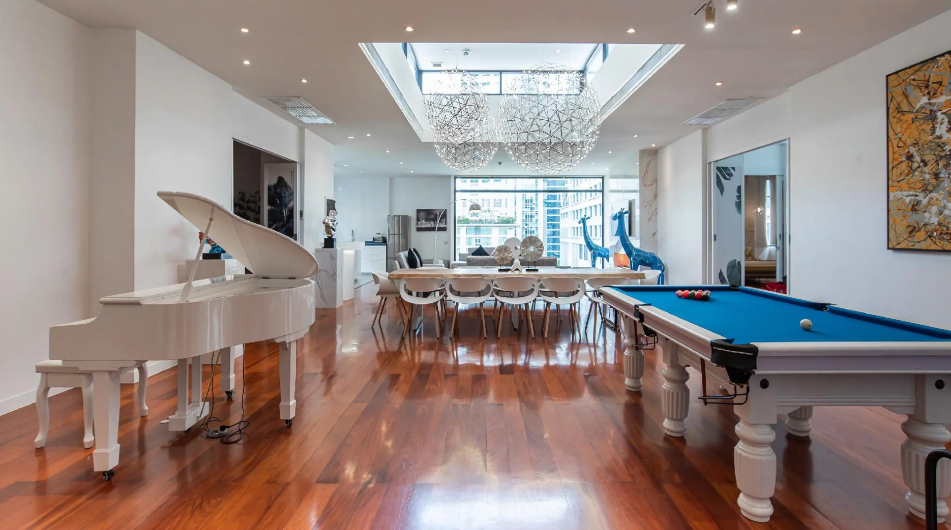Photo - Benviar Tonson Residence