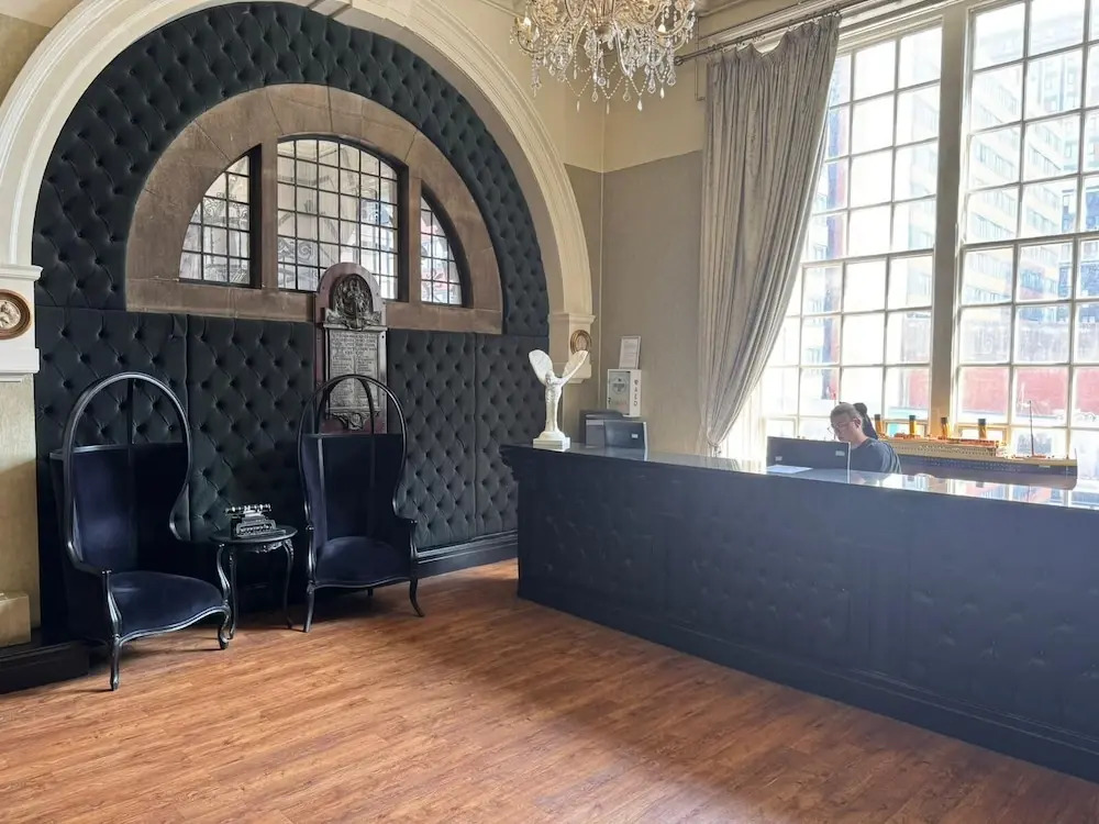 Photo - White Star Line Hotel