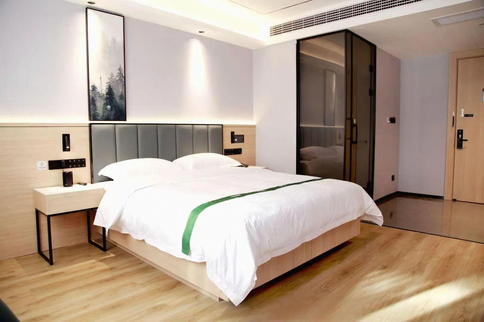 Отель GreenTree Inn BengBu HuaiHe Road Pedestrian Street Hotel