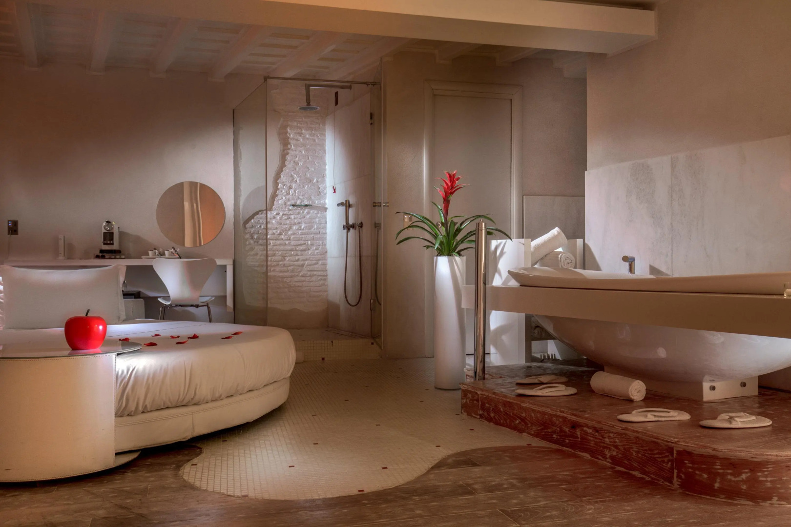 Photo - SuiteSistina for Brave Lovers