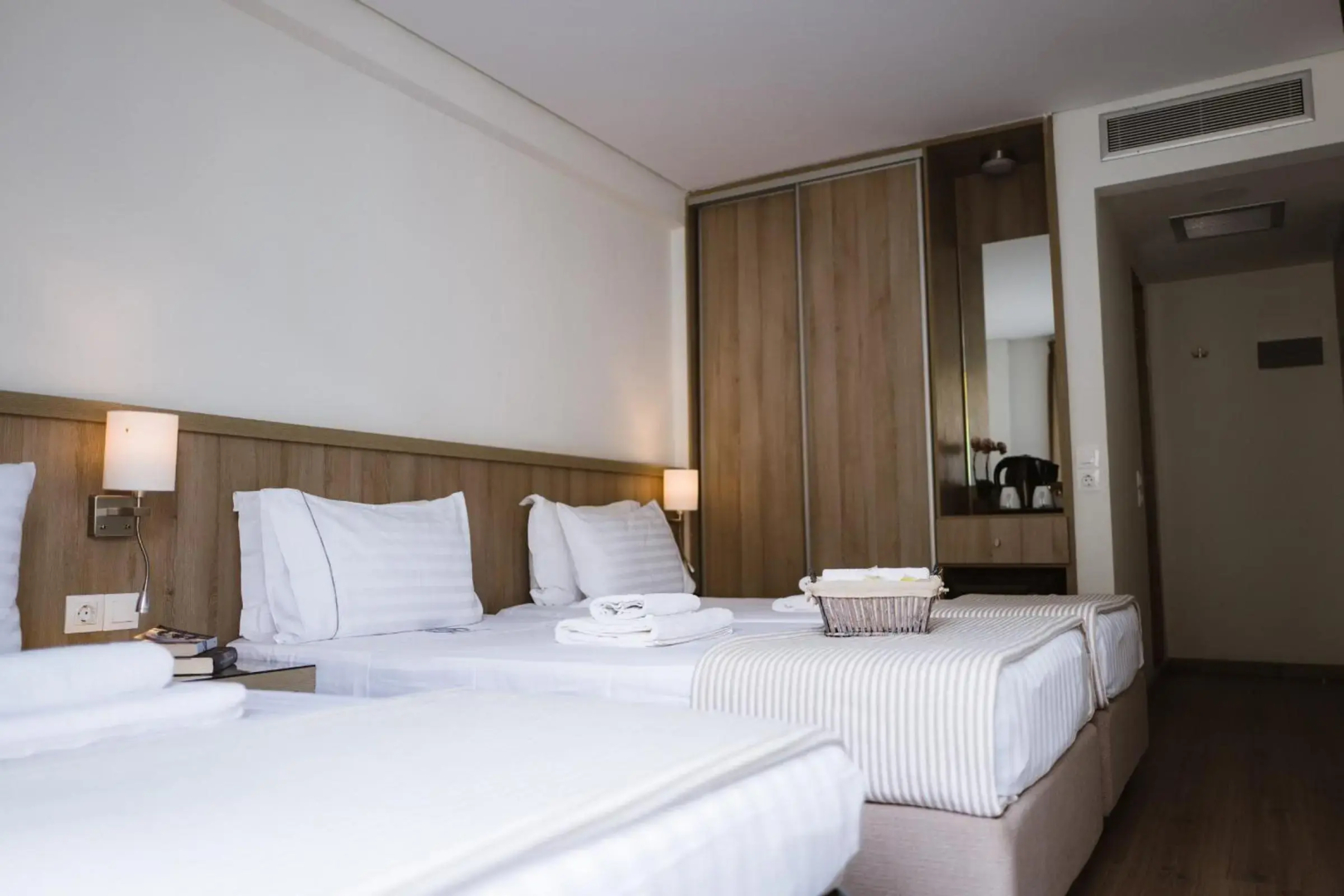Photo - Piraeus Port Hotel
