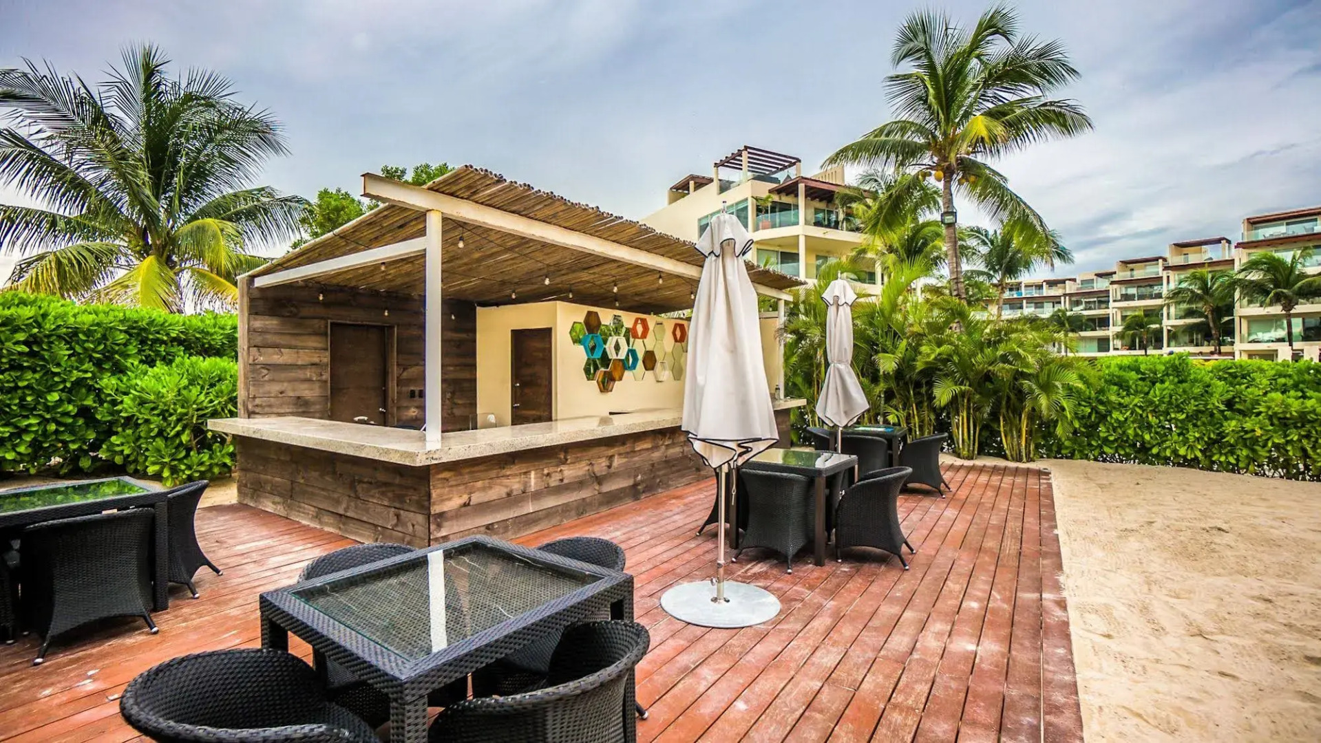 Foto - The Elements Oceanfront & Beachside Condo Hotel