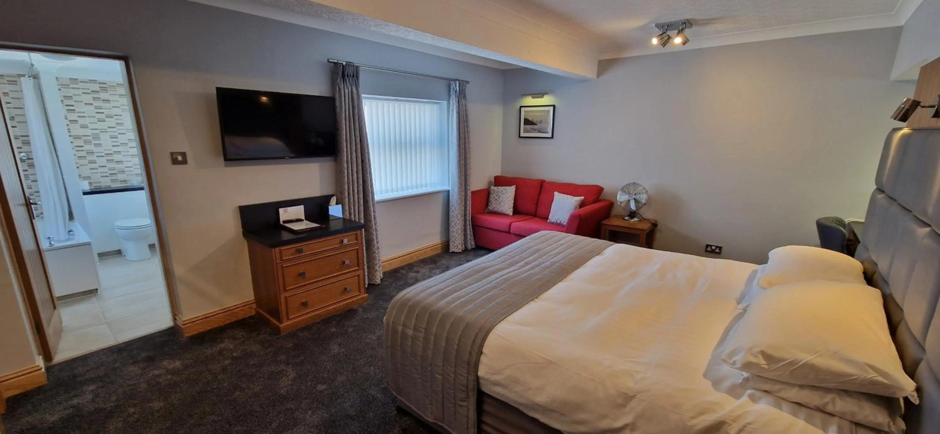 Photo - The Royal Hotel