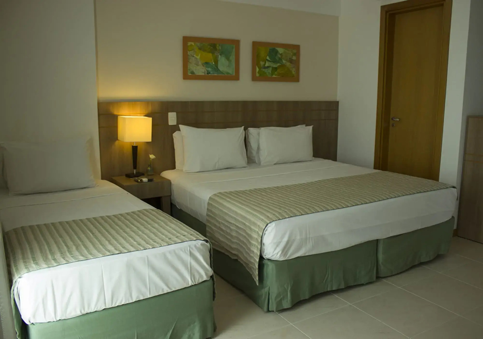 Photo - Saint Moritz Hplus Express