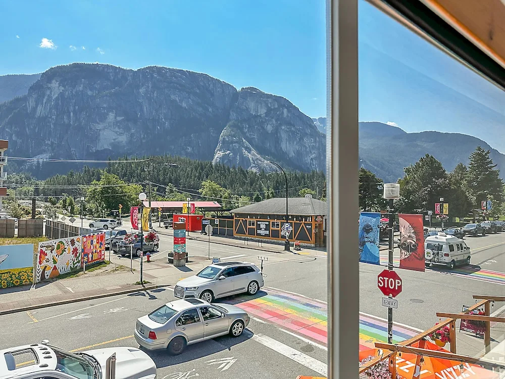 Photo - Hotel Squamish