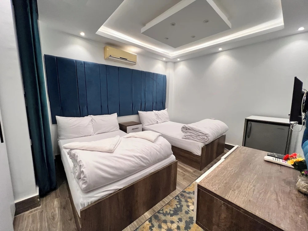 Photo - premier pyramids inn