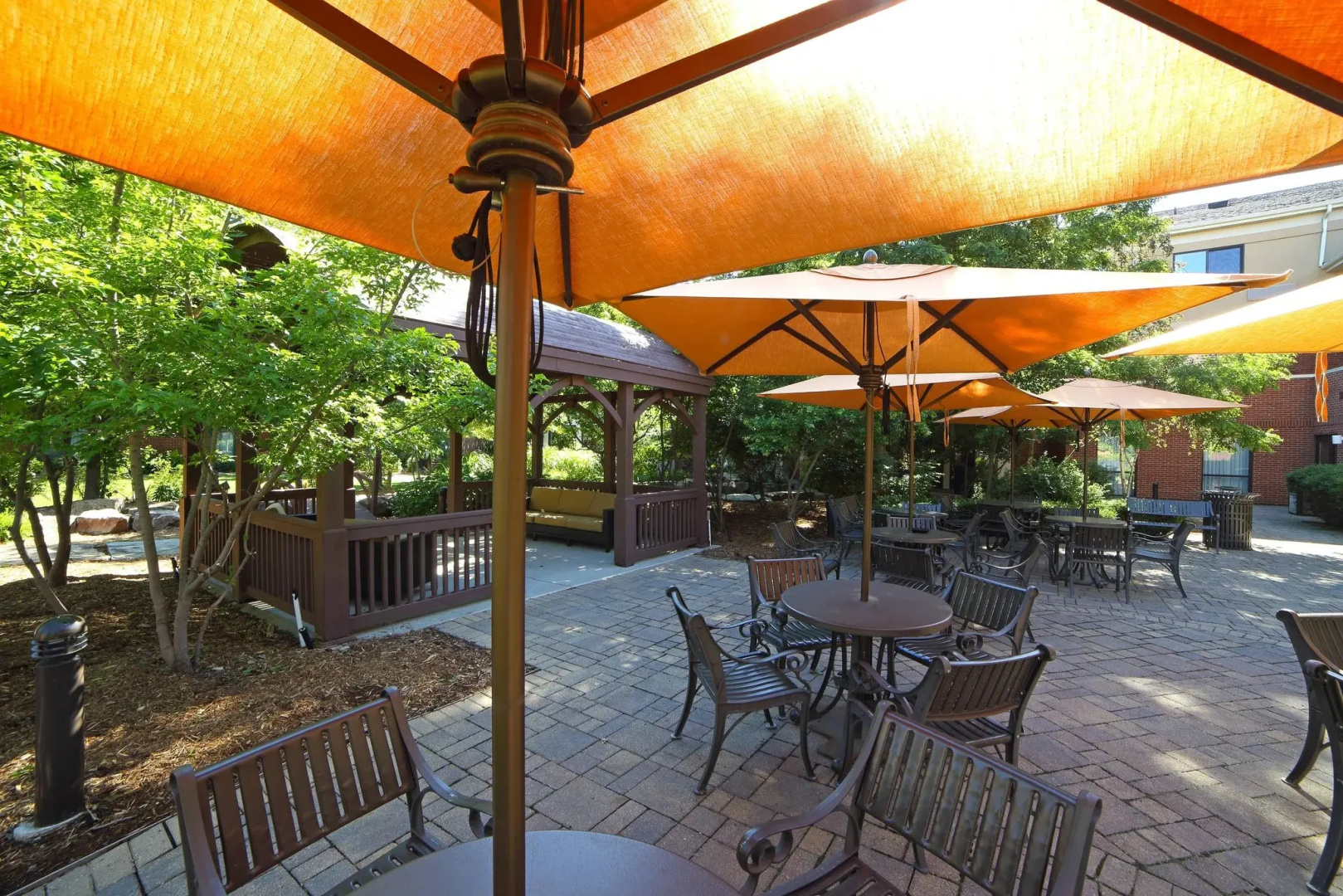 Photo - Courtyard by Marriott Hamilton