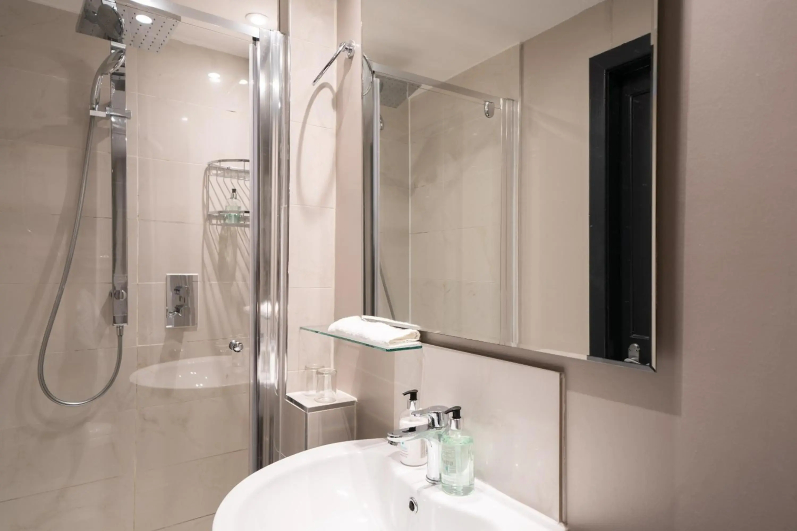 Photo - No11 Boutique Hotel & Brasserie