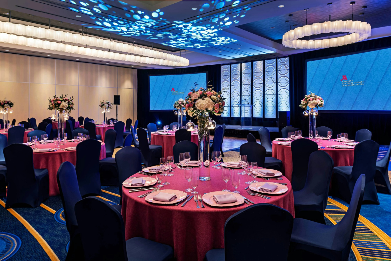 Photo - Marriott Montreal Airport In-Terminal Hotel