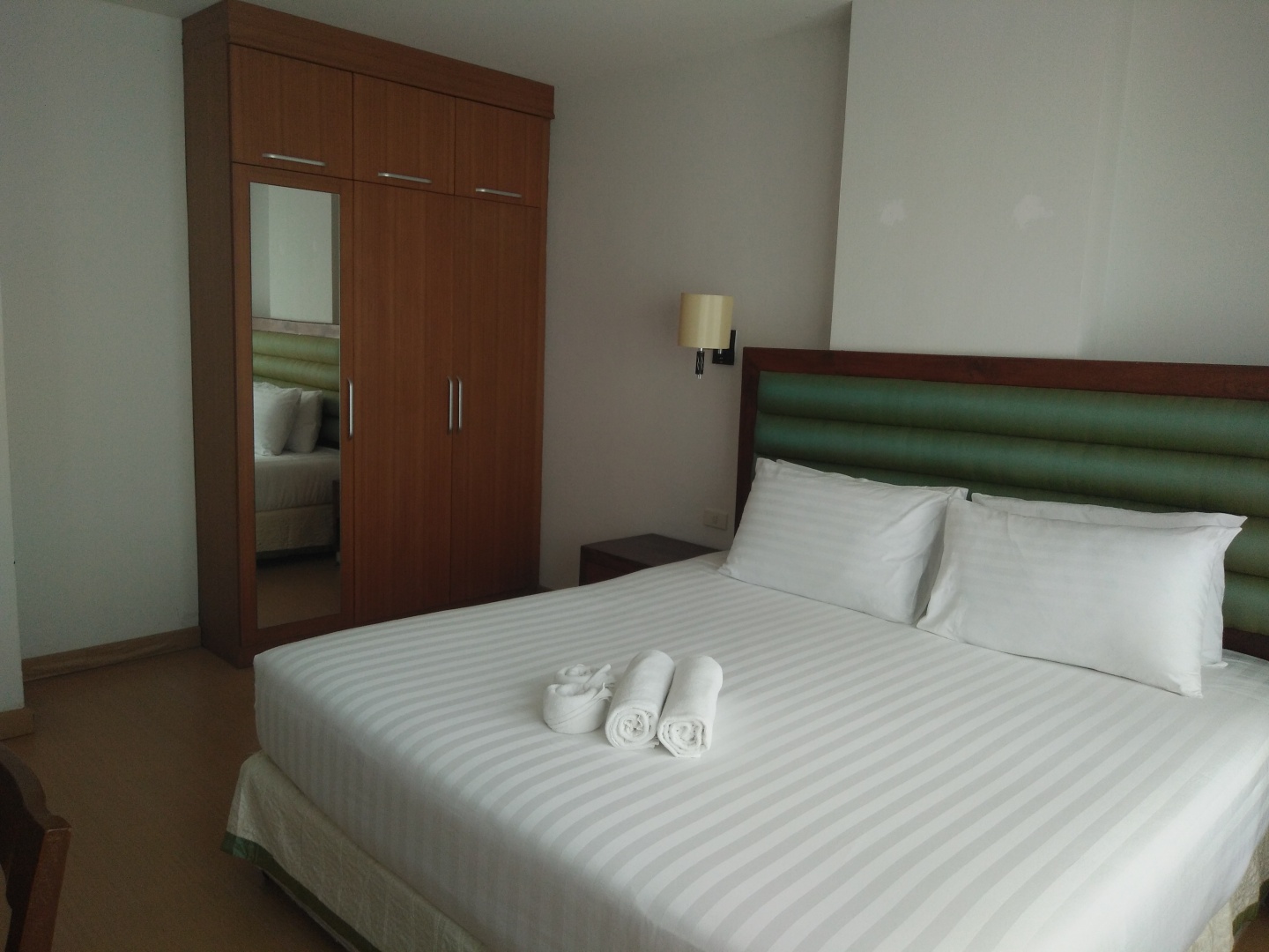 Photo - Lasalle Suites Hotel & Residence