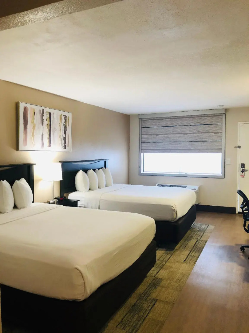 Photo - Stanford Inn & Suites Anaheim