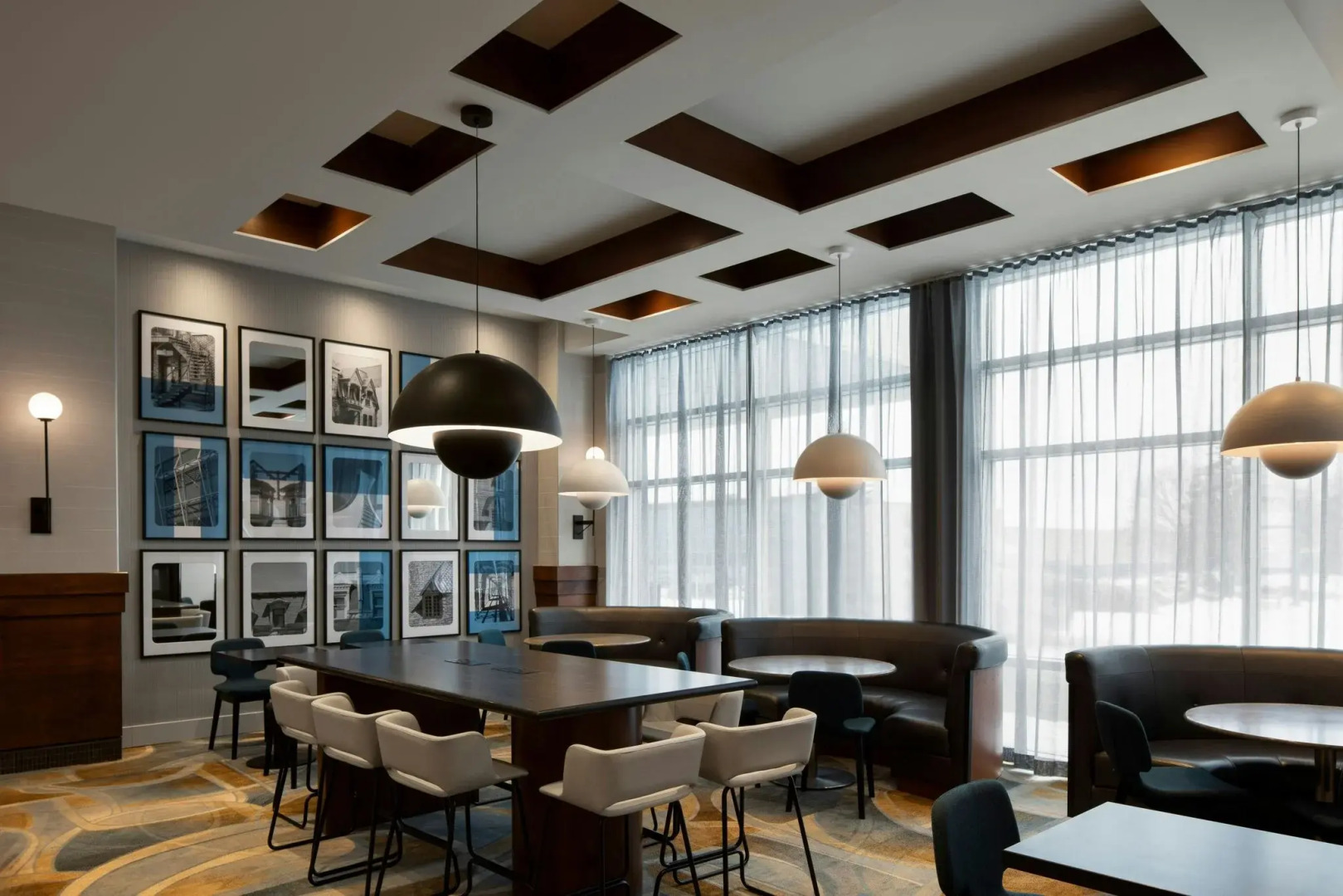 Photo - Courtyard by Marriott Montreal Airport