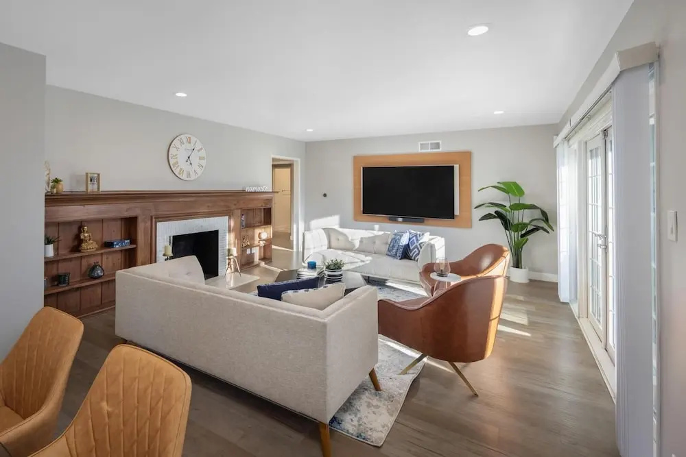 Photo - Hidden Valley Pl - 90210 Villa With Canyon Views and a Large Private Backyard