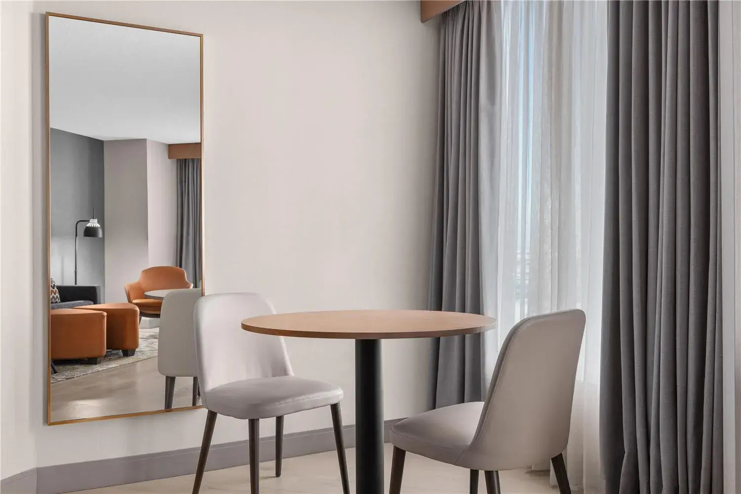 Photo - Hilton Garden Inn Toronto Airport