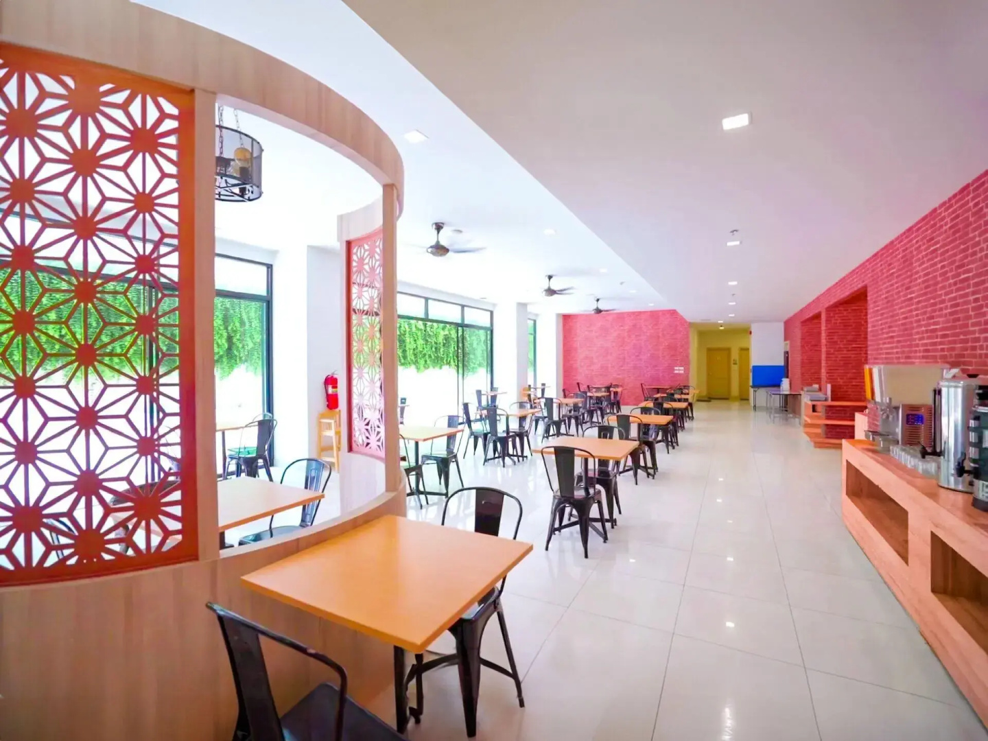 Photo - Phoenix Hotel Karon Beach