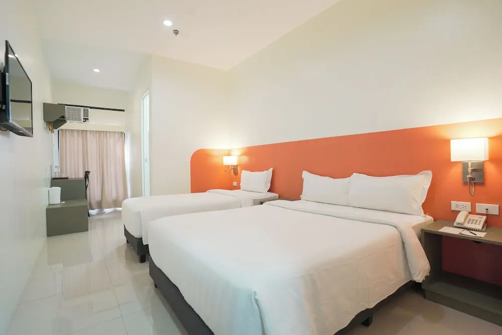 Travelbee Airport Inn