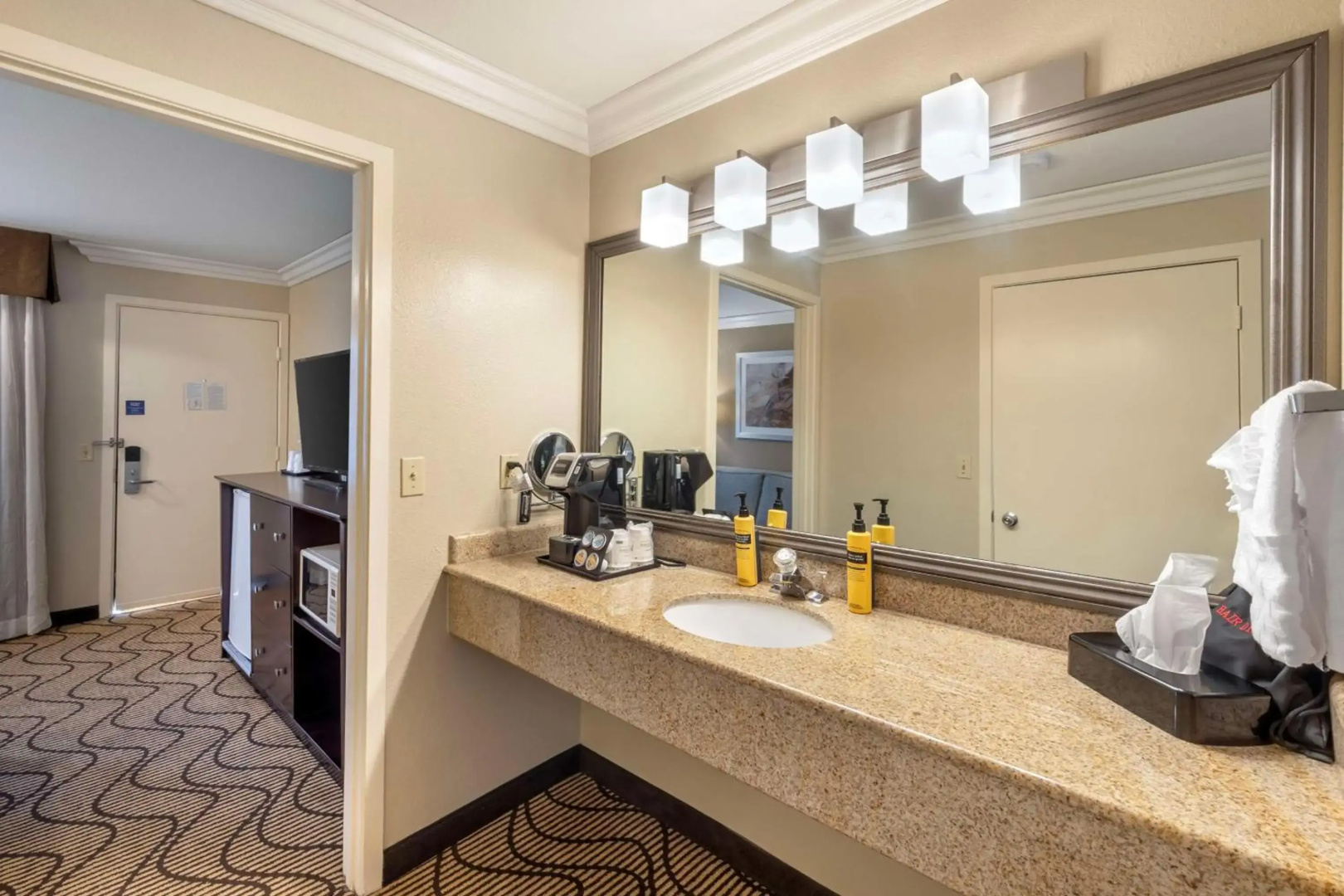 Foto - Best Western Plus Orchid Hotel & Suites