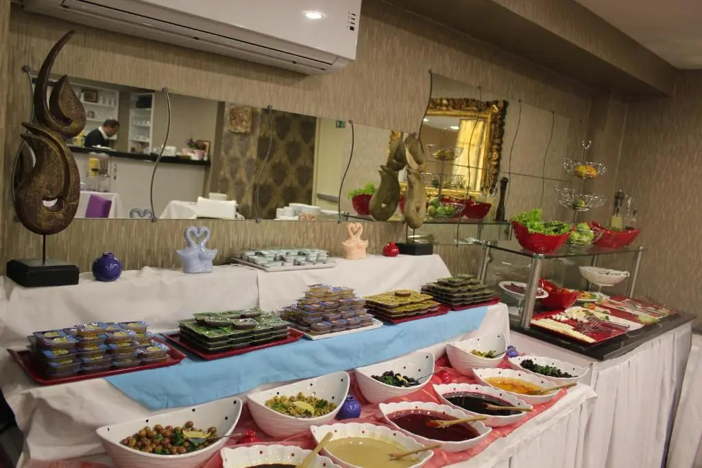 Photo - Diamond Royal Hotel