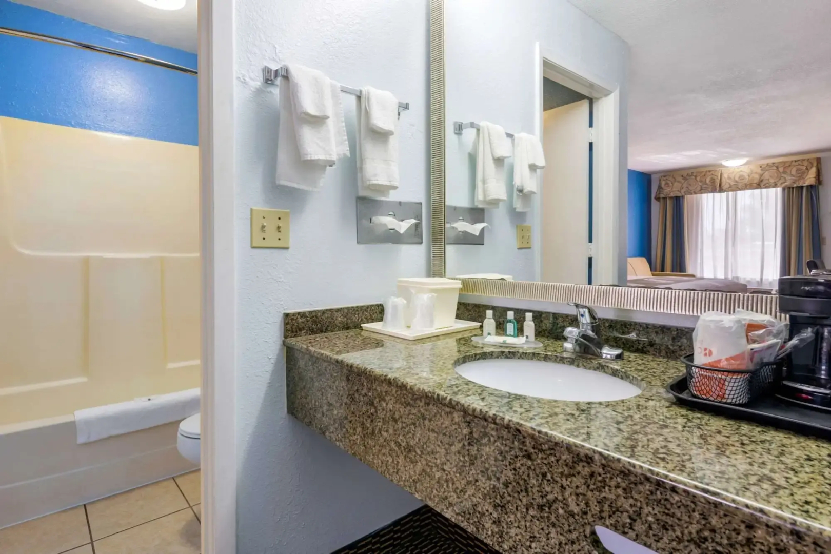 Photo - Quality Inn Sarasota North Near Lido Key Beach