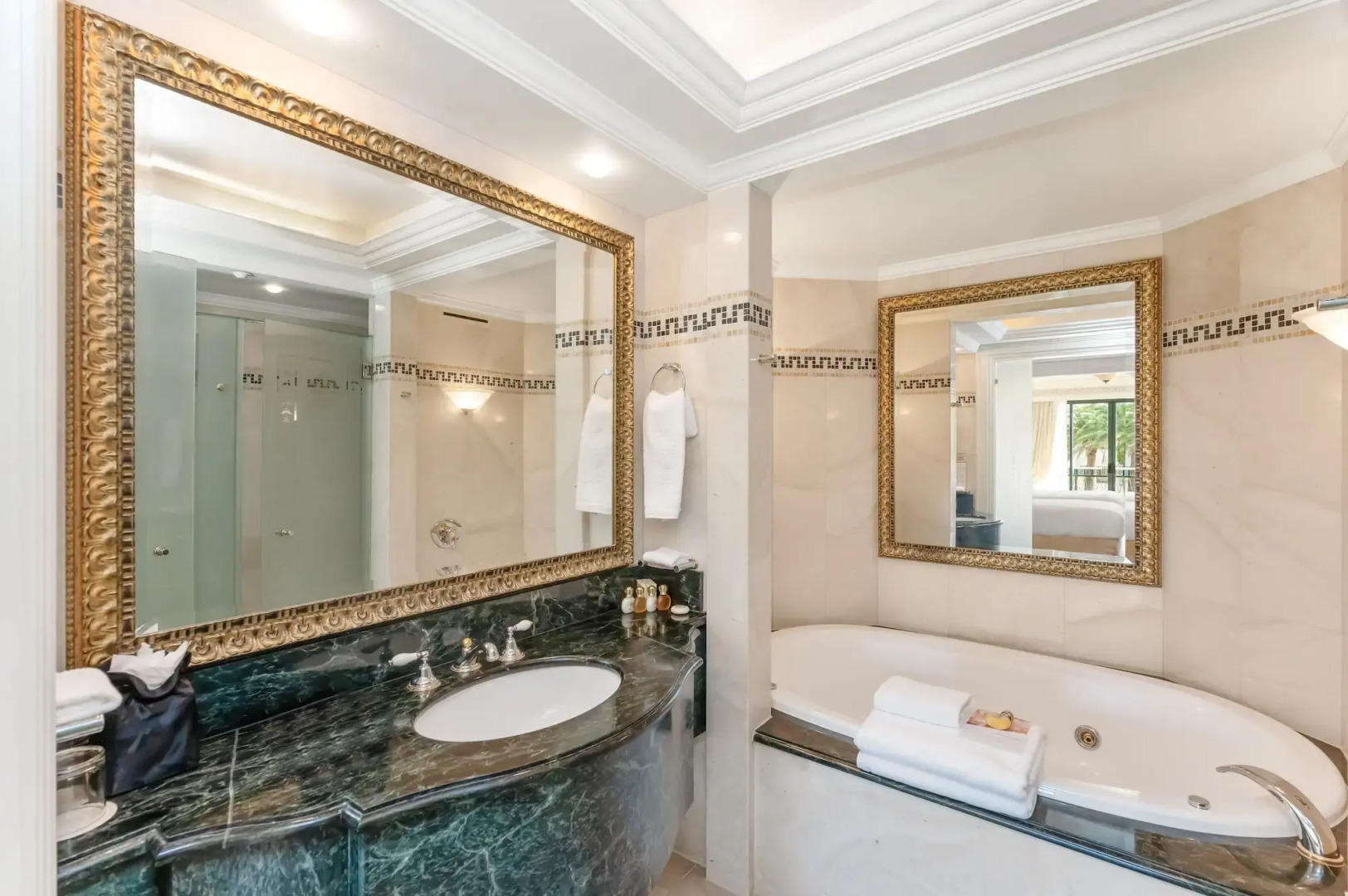 Photo - Imperial Hotel Gold Coast