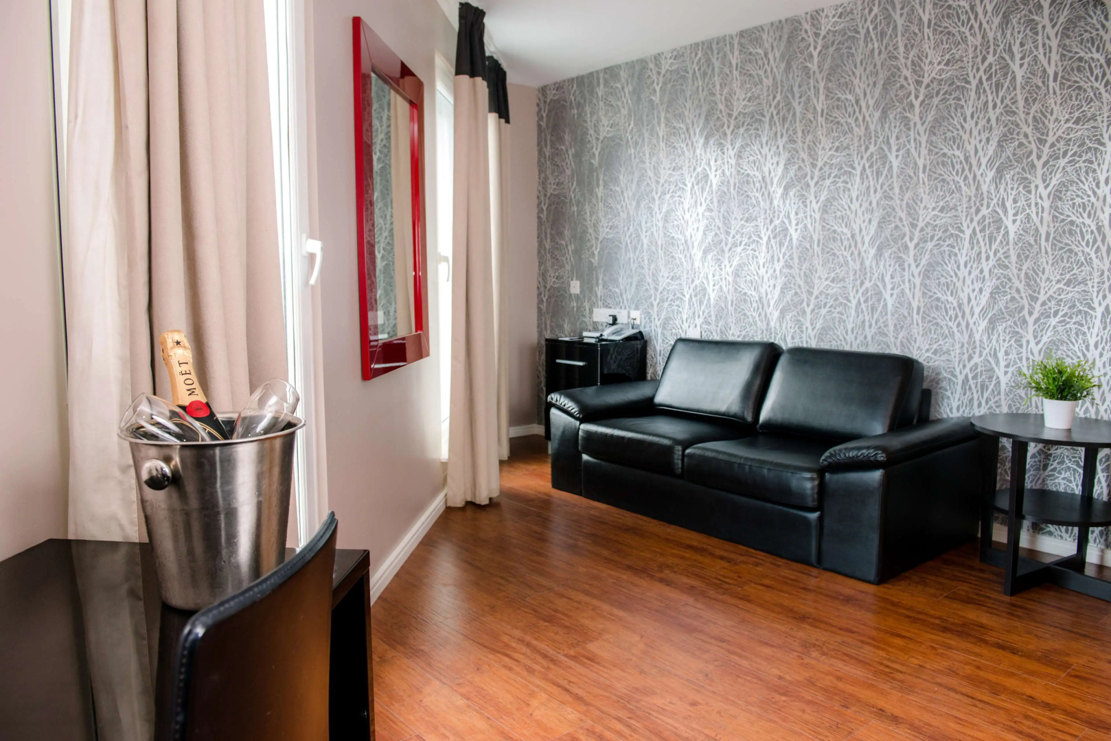 Foto - Royal Hotel Cardiff by Belvilla