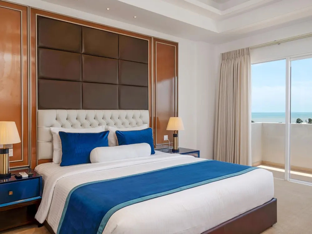 Corundum Breeze Negombo