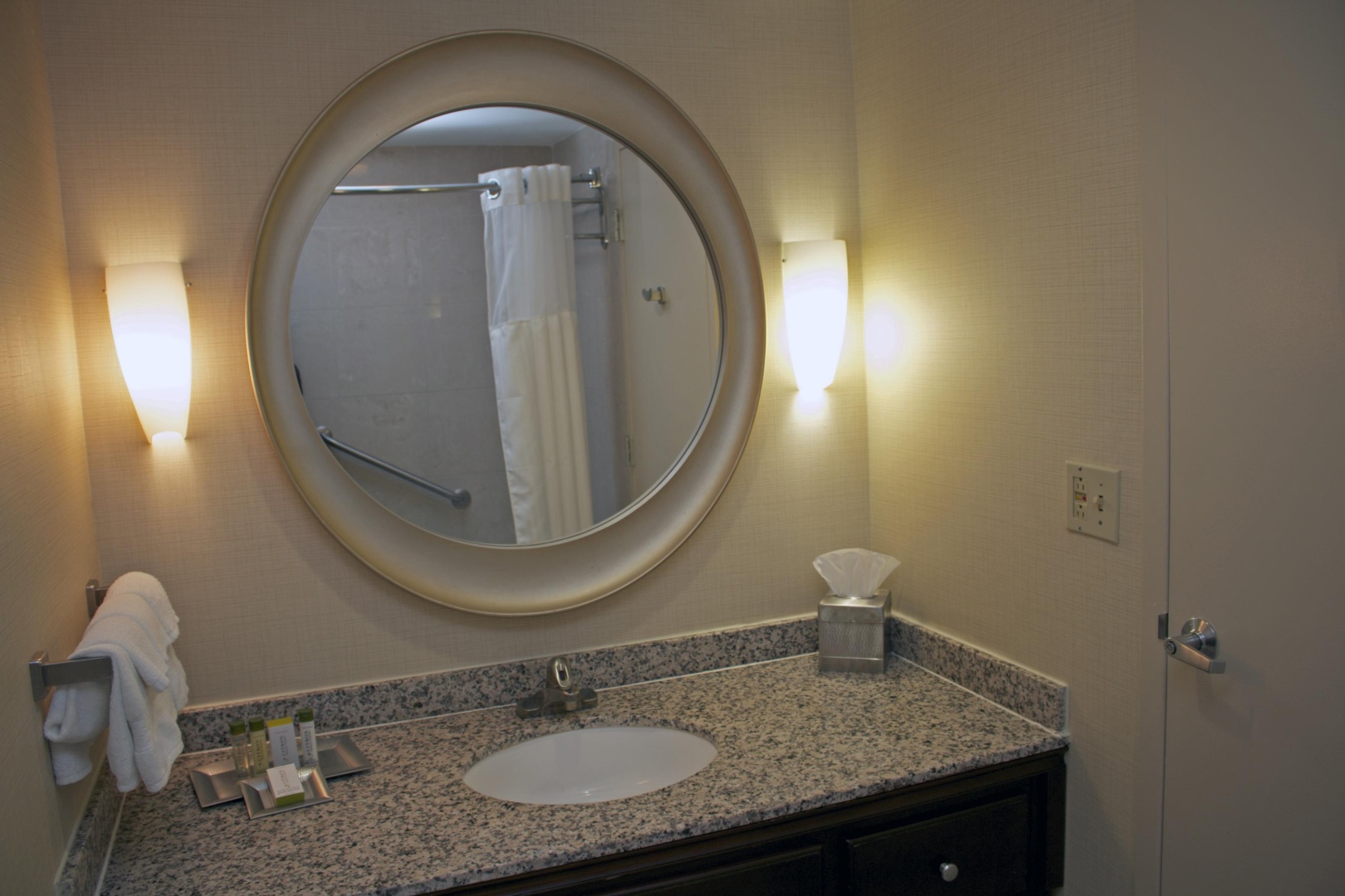 Foto - Doubletree by Hilton Hotel Norfolk Airport