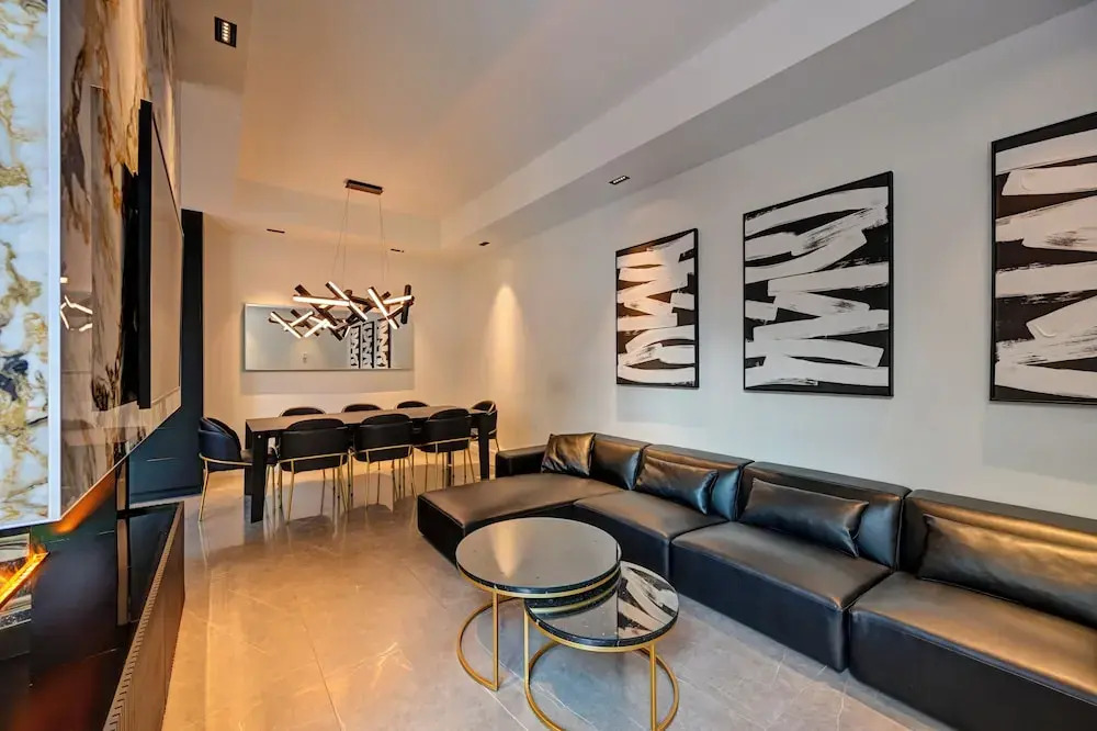 Photo - CLUBHAUS Hotel