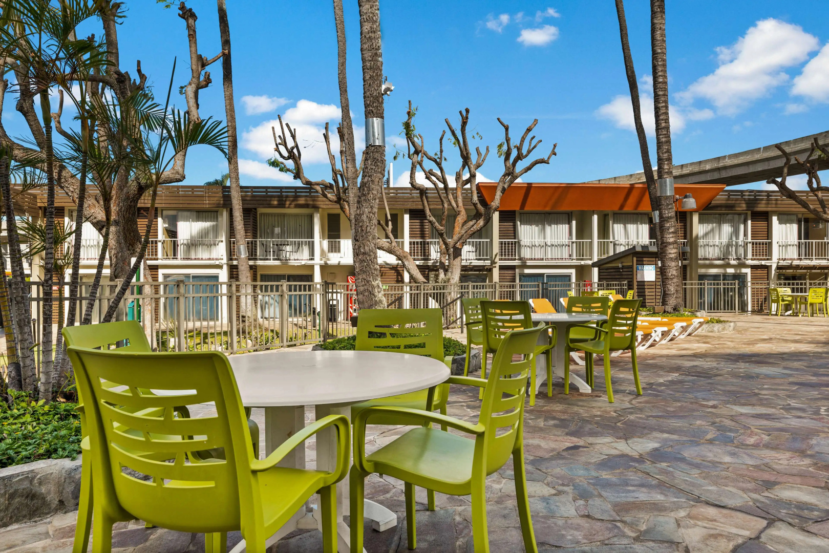 Photo - Best Western The Plaza Hotel Honolulu Airport - Free Breakfast