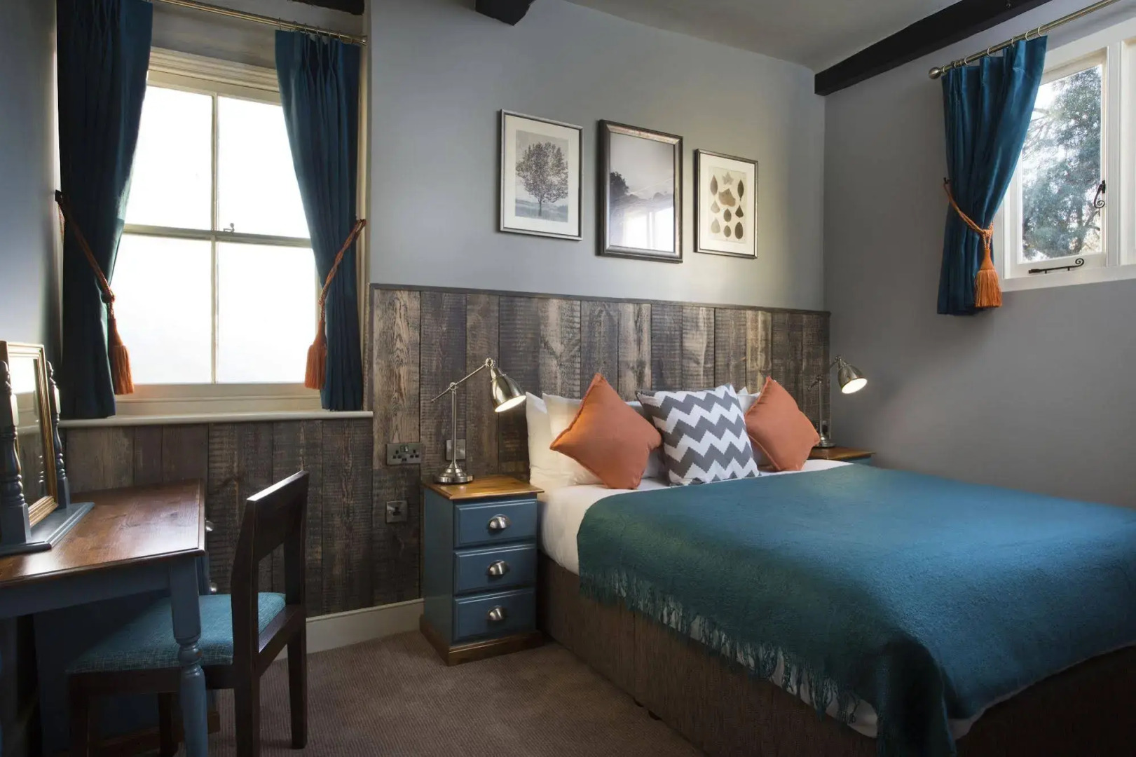 Photo - The Ostrich Inn Colnbrook London Heathrow