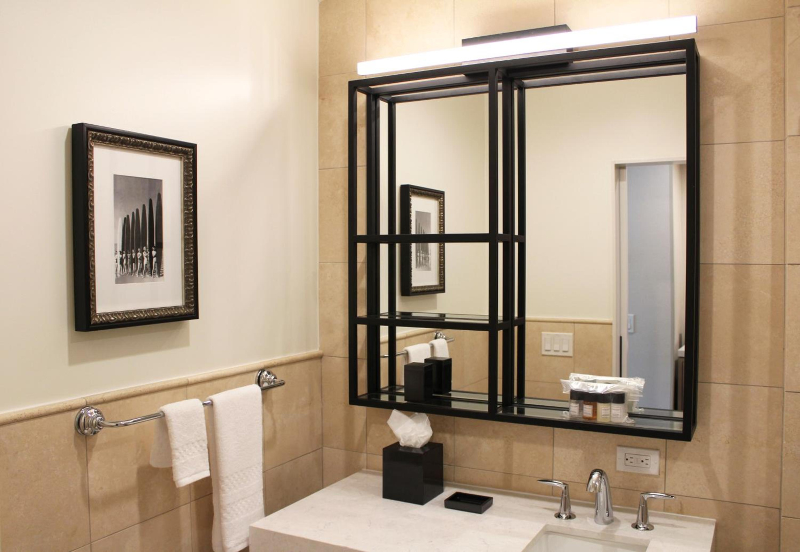 Photo - La Valencia Hotel