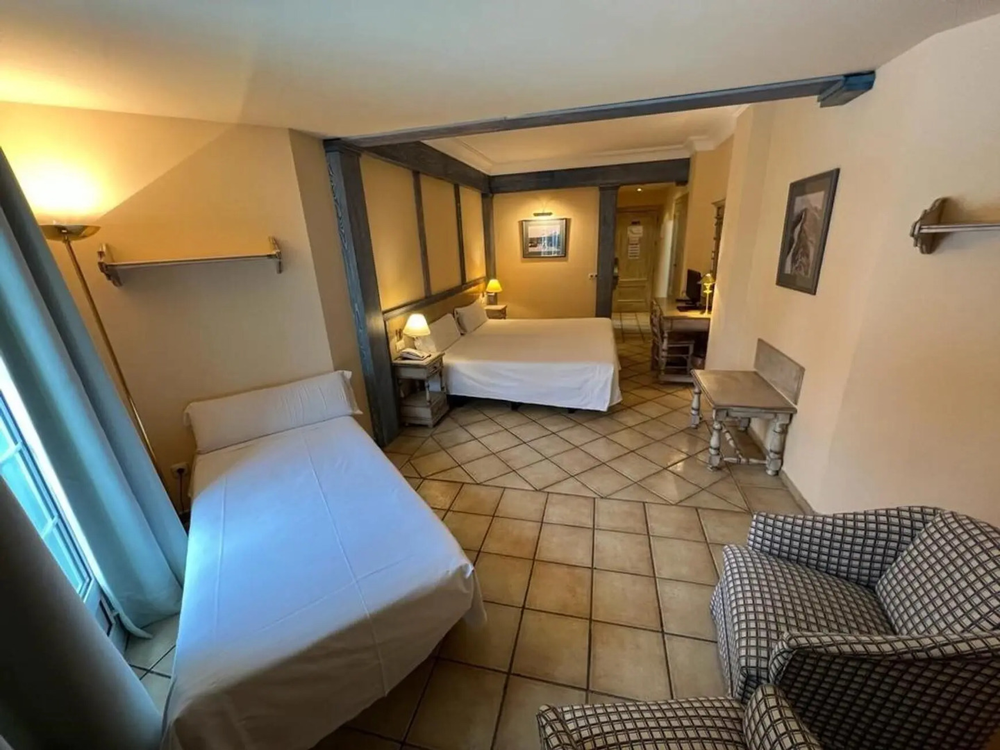 Photo - The Mountains Hotel