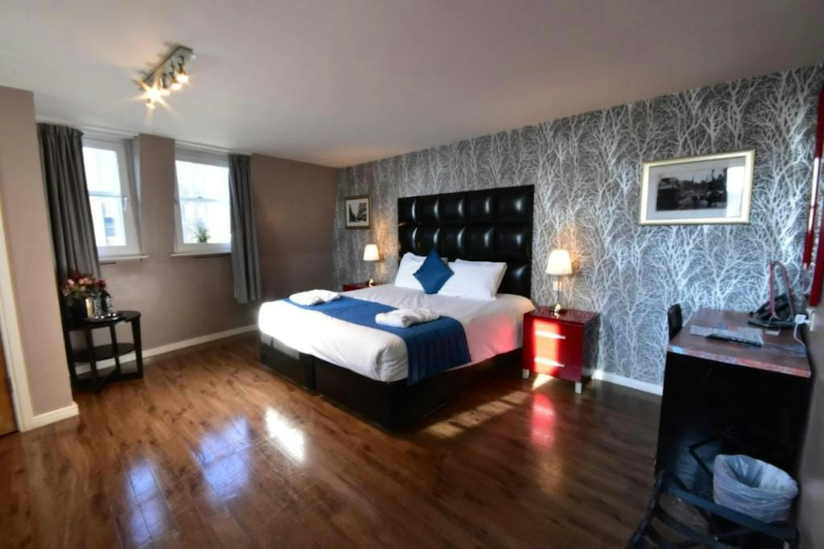Foto - Royal Hotel Cardiff by Belvilla