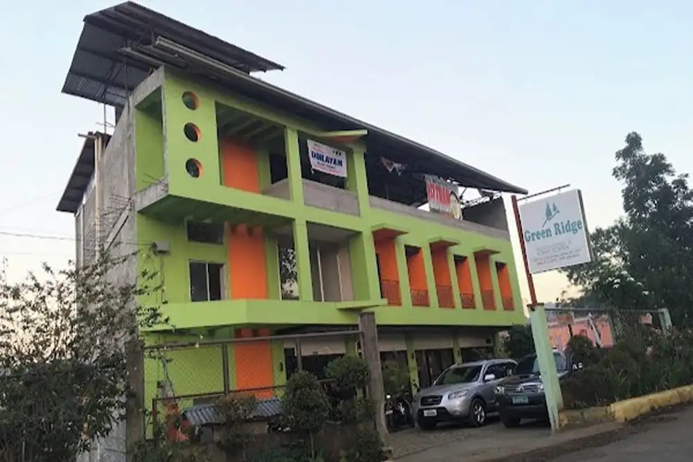 Green Ridge Apartelle
