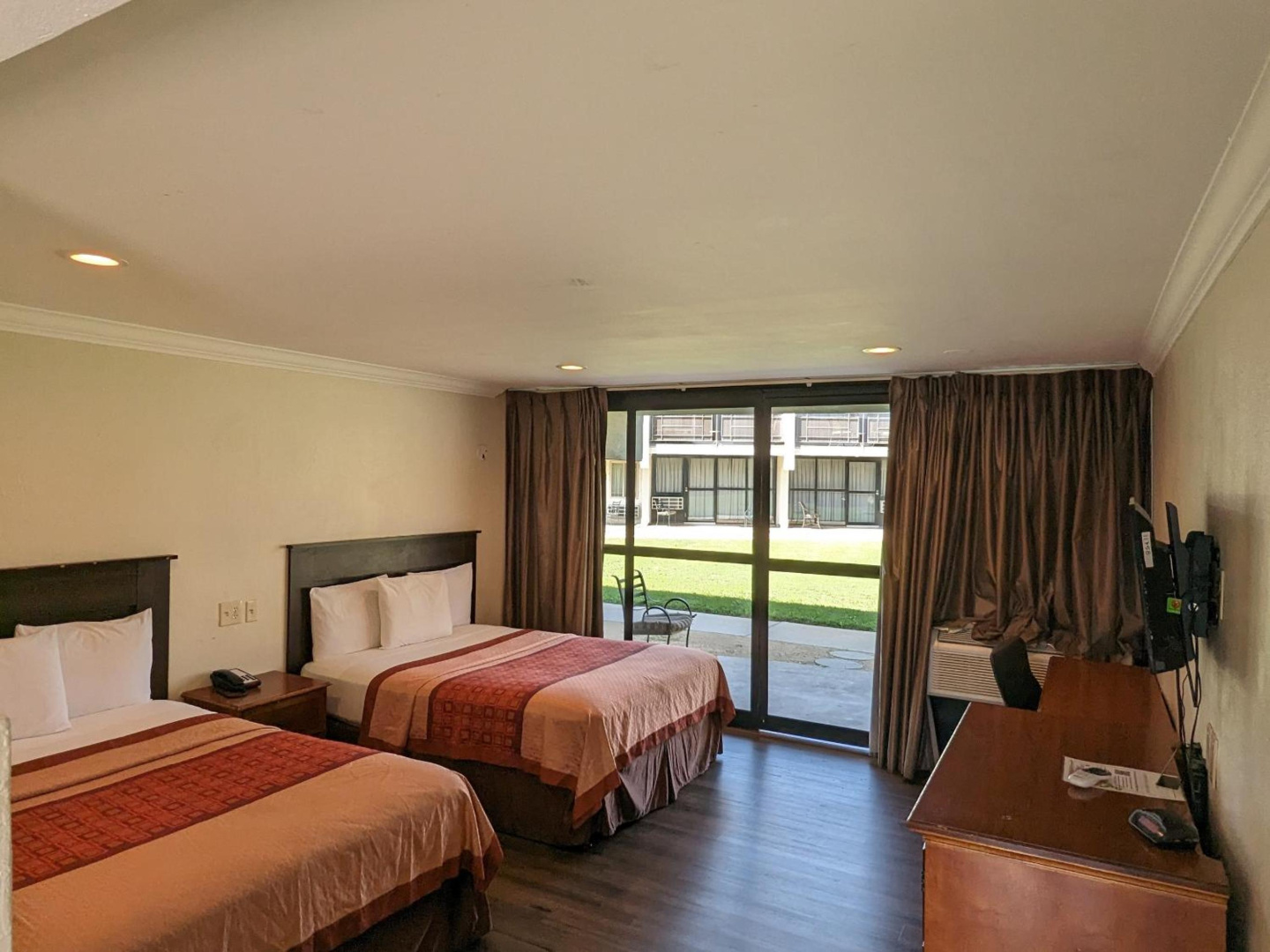 Photo - Valley Inn