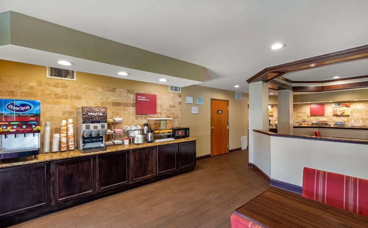 Photo - Comfort Suites North Dallas