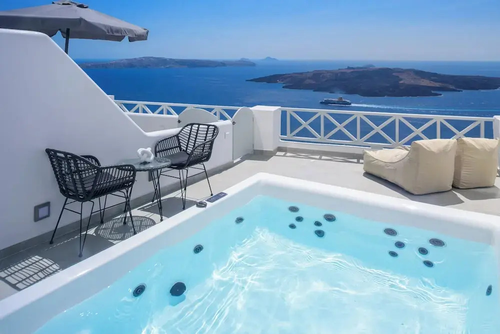 Photo - Elia Caldera Suites