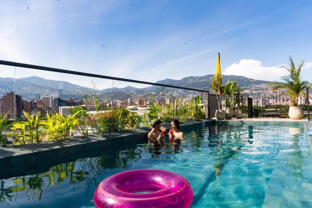 Photo - Los Patios Cool Living