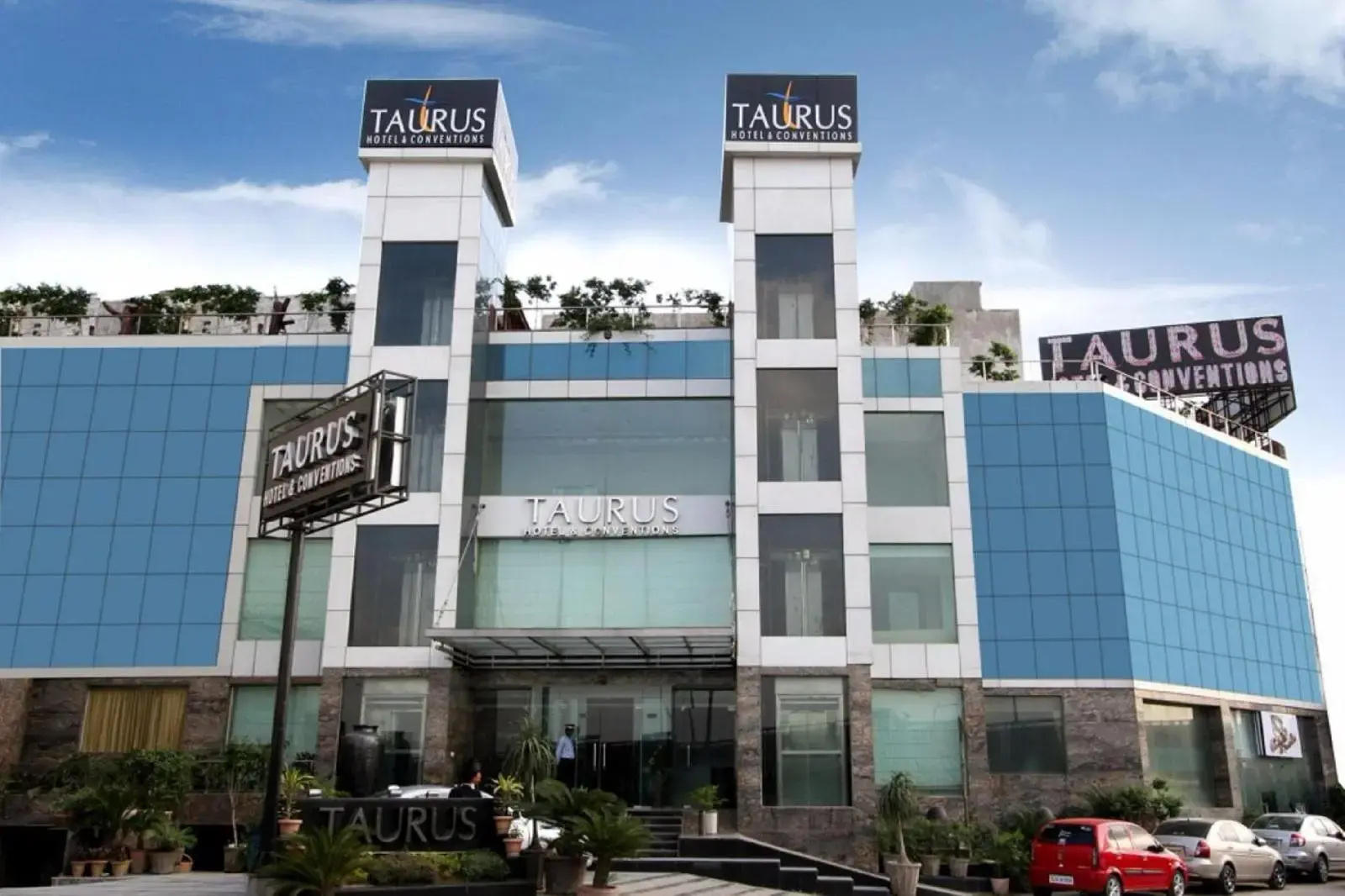 Photo - Taurus Sarovar Portico