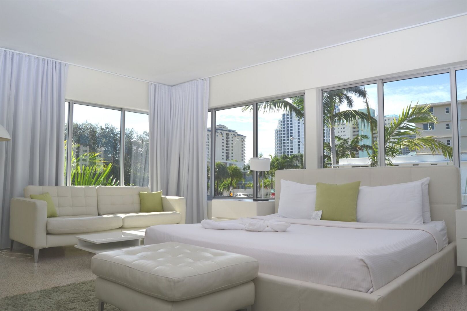 Photo - North Beach Hotel