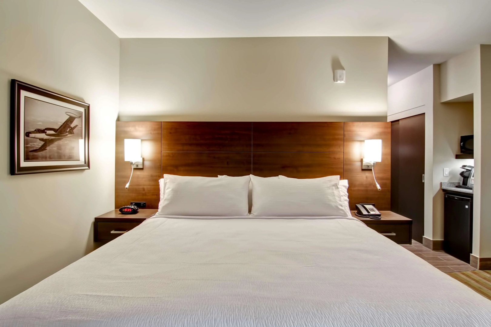Photo - Best Western London Airport Inn & Suites